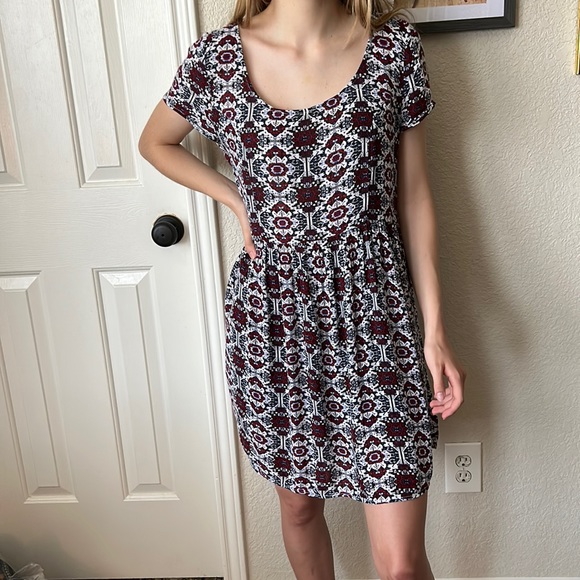 DIVIDED patterned, simple, baby doll dress - Picture 4 of 4